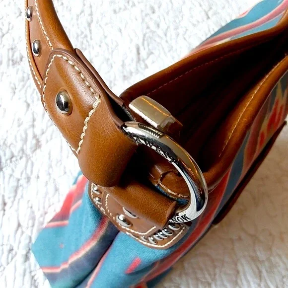Montana West Navajo Print Shoulder Bag - Picture 12 of 16